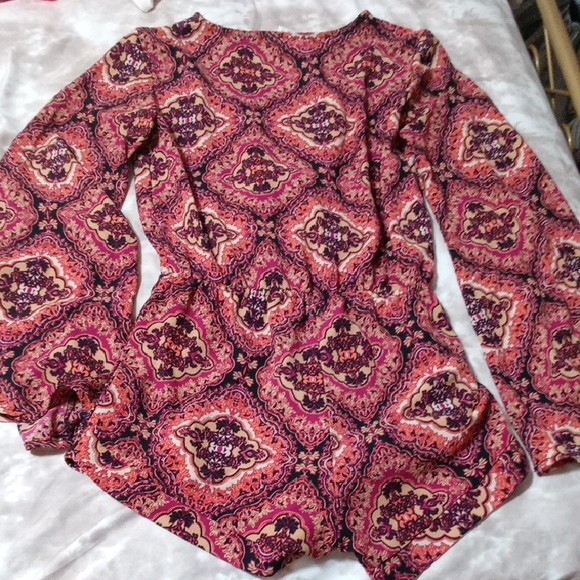 Mini Chic Patterned Romper - Picture 2 of 2